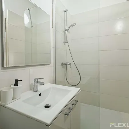 Appartement Flexliving - Whole Flat - Mesnil Parijs